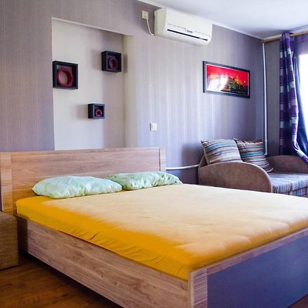 Flat At Luzanovka Lejlighed Odessa Eksteriør billede